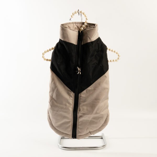 Chaqueta impermeable con cremallera