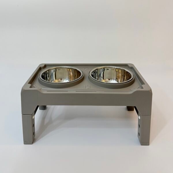 Comedero elevado con base graduable y platos en acero inoxidable